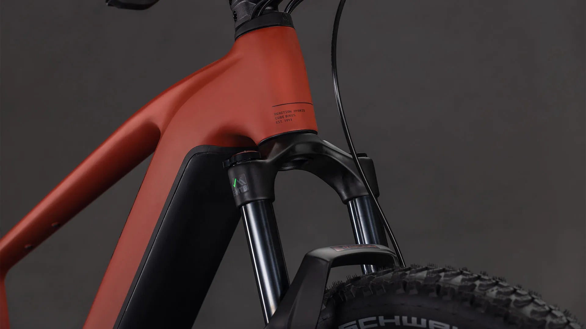 Cube Reaction Hybrid Race 800 amber´n´black 2026
