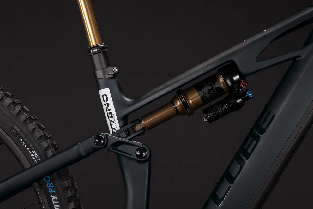 Cube Stereo Hybrid ONE44 HPC AT 800 carbon´n´white 2027