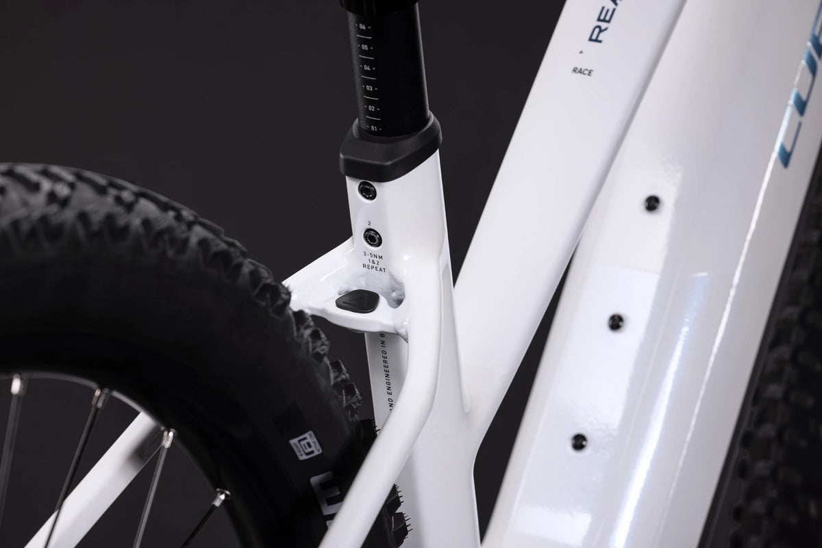 Cube Reaction Hybrid Race 800 snow´n´black Trapeze 2027