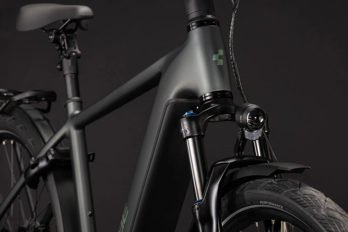 Cube Kathmandu Hybrid Deluxe Pro 800 blackforest´n´chrome 2027