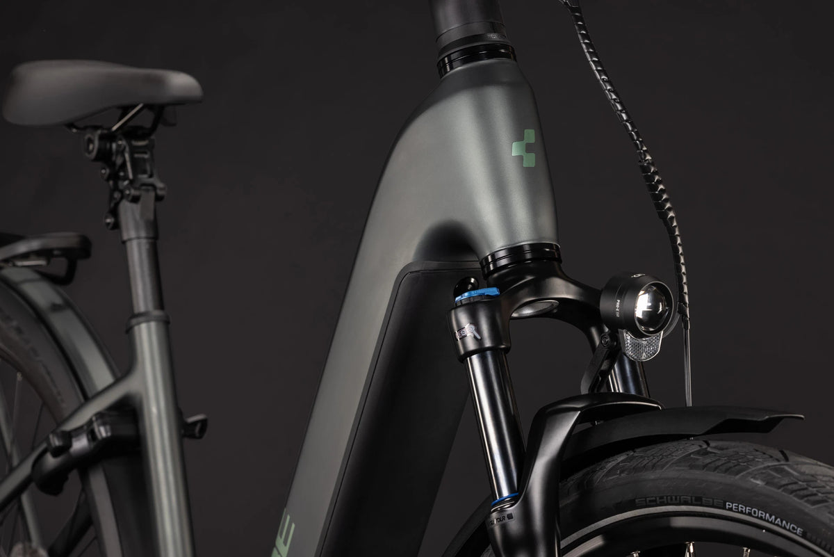 Cube Kathmandu Hybrid Deluxe Pro 800 blackforest´n´chrome EE 2027