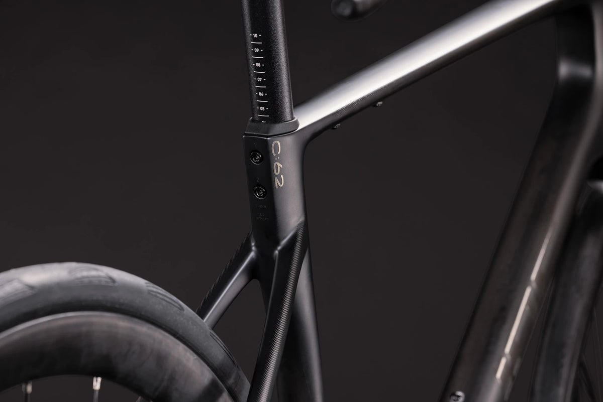 Cube Attain C:62 Race carbon´n´coalchrome 2027