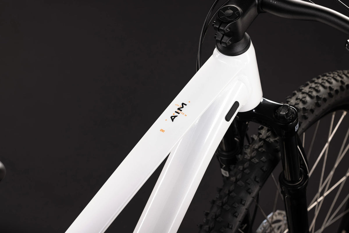 Cube Aim One metallicwhite´n´black 2027