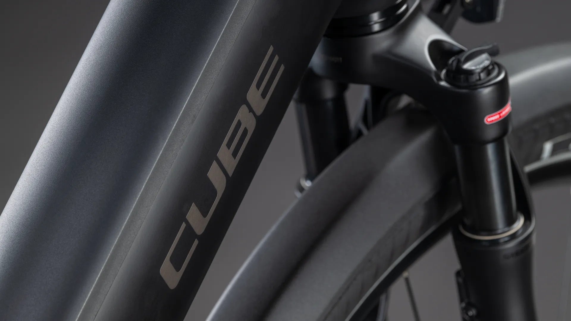 Cube Supreme RT Hybrid Deluxe EX 600 black´n´chrome Tiefeinsteiger 2026