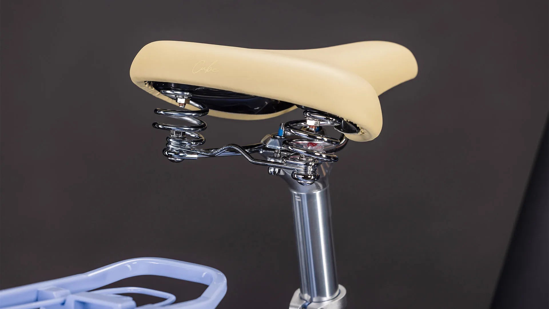 Cube Aruba Hybrid 600 blueblossom´n´creme Tiefeinsteiger 2026