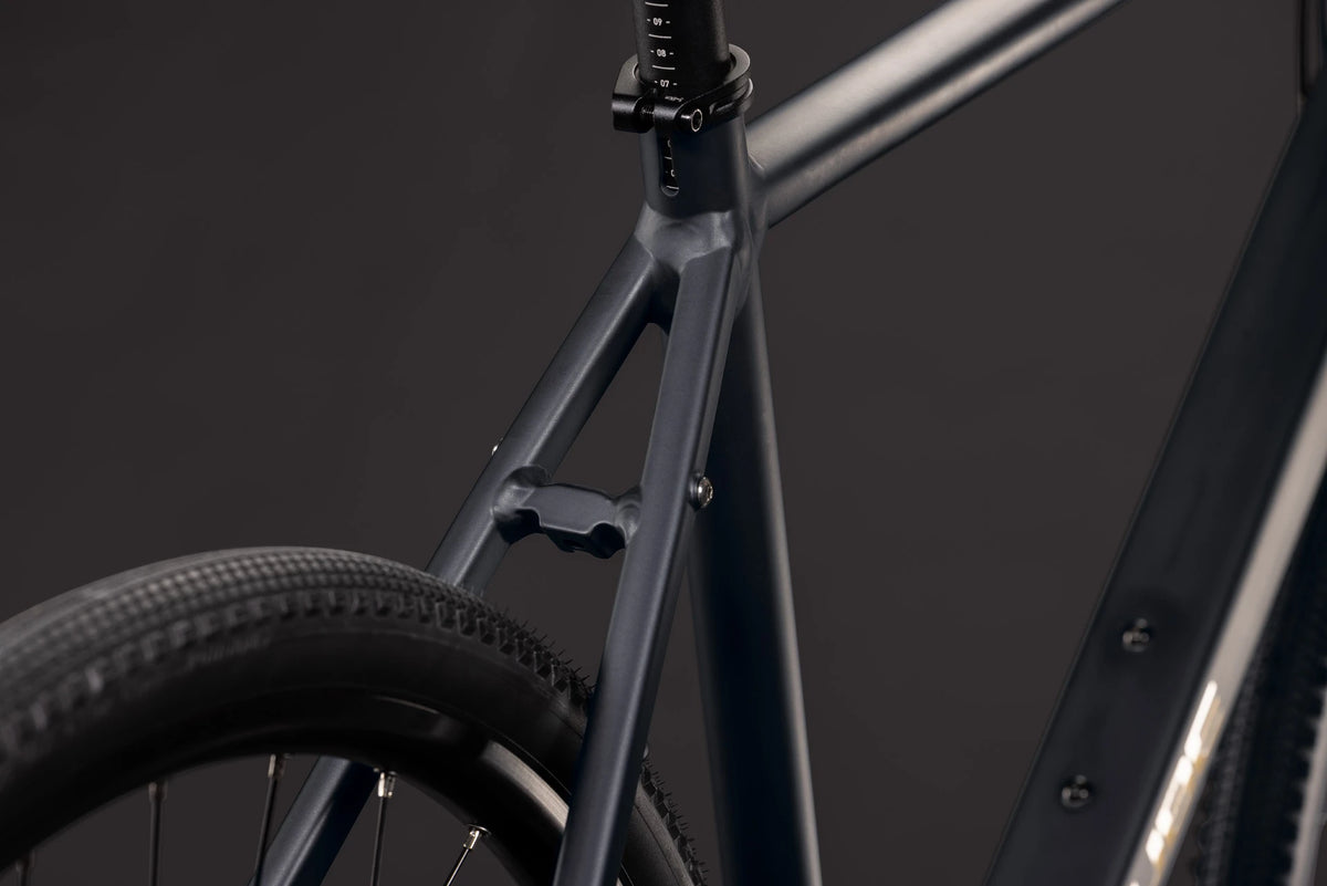 Cube Nulane Deluxe EXC grey´n´chrome 2027
