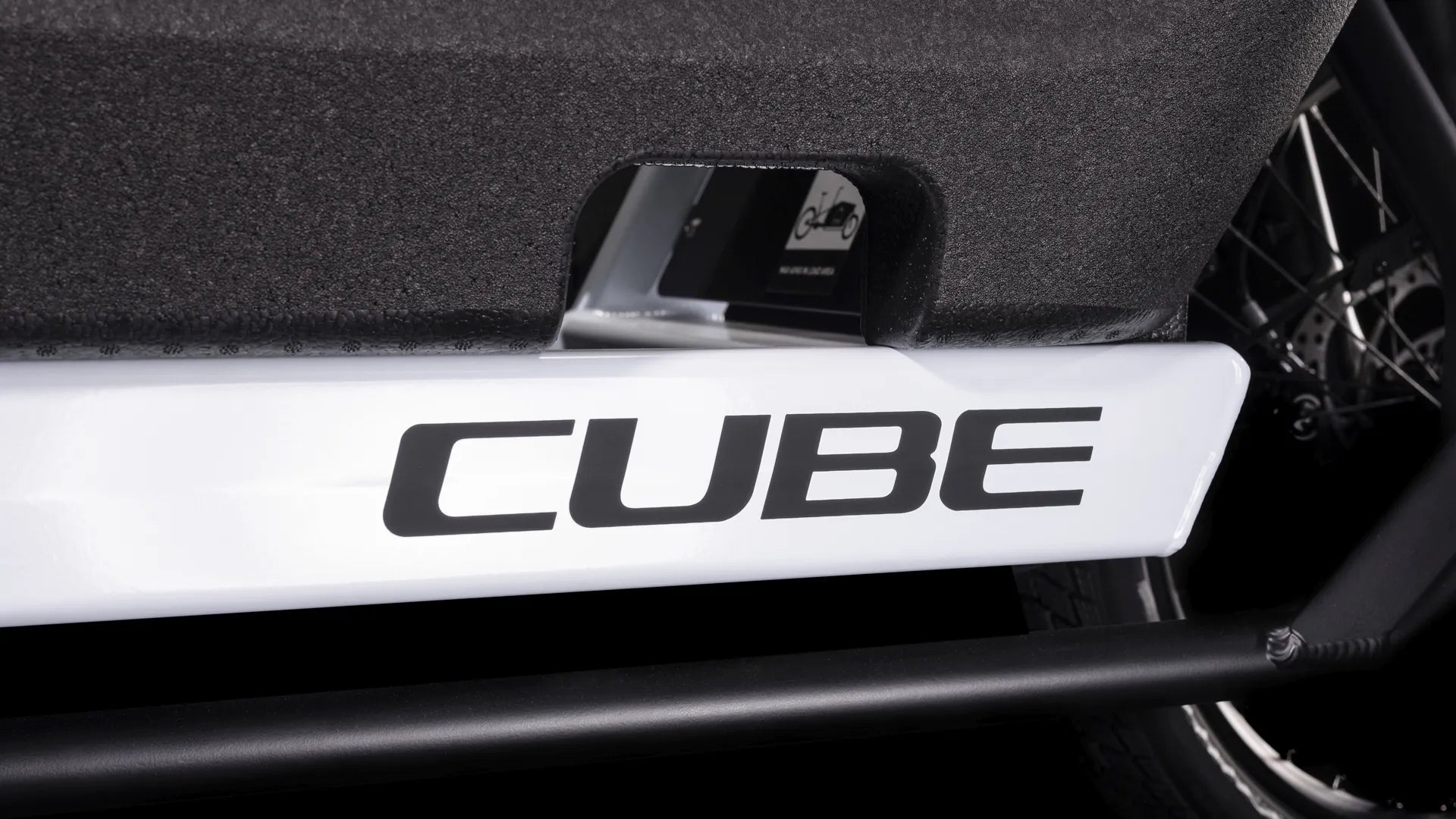 Cube Cargo Sport Hybrid 500 white black 2025