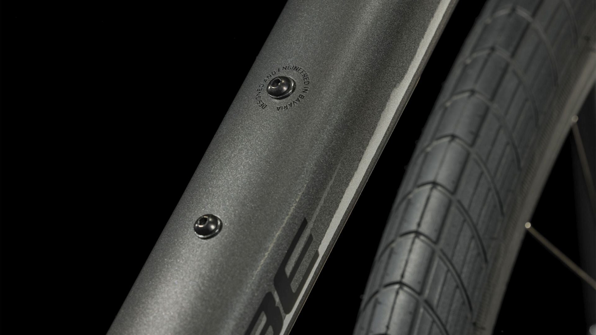 Cube Hyde graphite´n´black 2024