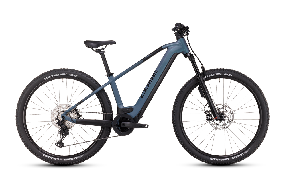 CUBE Reaction Hybrid E-Mountainbike, blau-schwarz, ideal für Offroad-Abenteuer. Schwalbe Reifen, Scheibenbremsen.