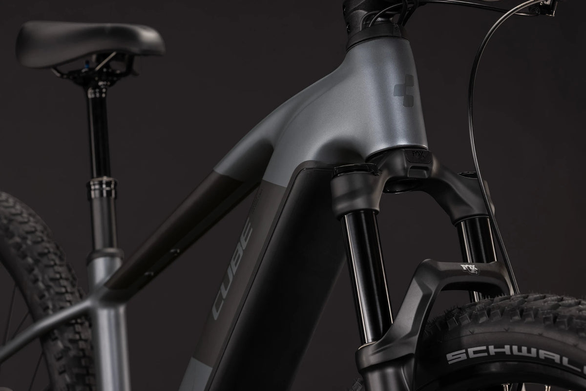 Cube Reaction Hybrid Race 800 slabgrey´n´chrome 2027