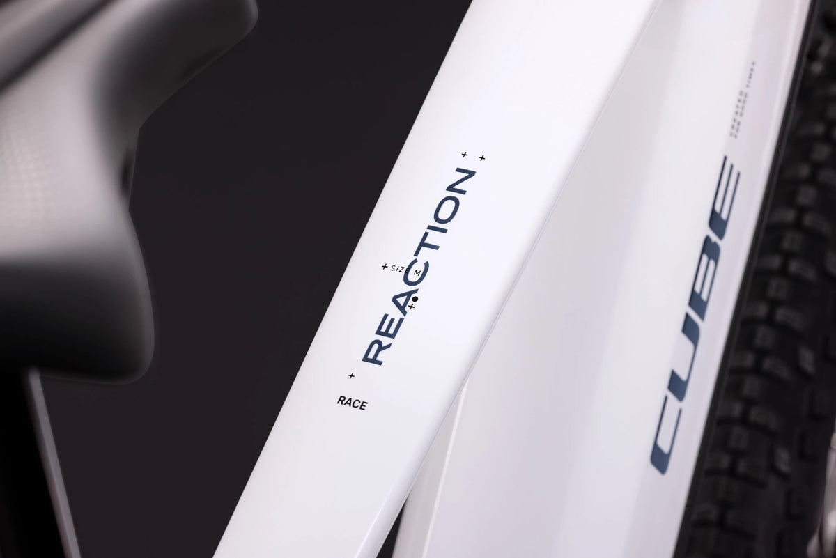 Cube Reaction Hybrid Race 800 snow´n´black 2027