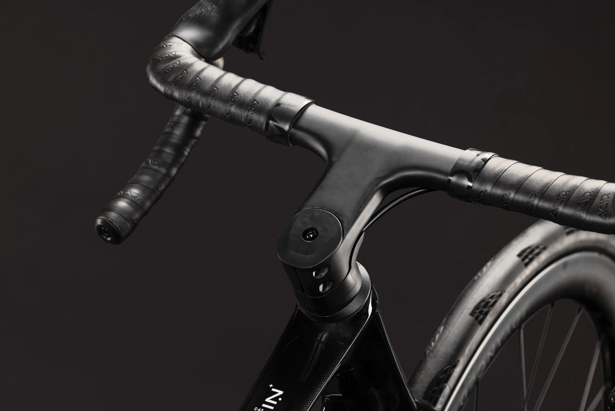 Cube Attain C:62 SLT carbon´n´white 2027