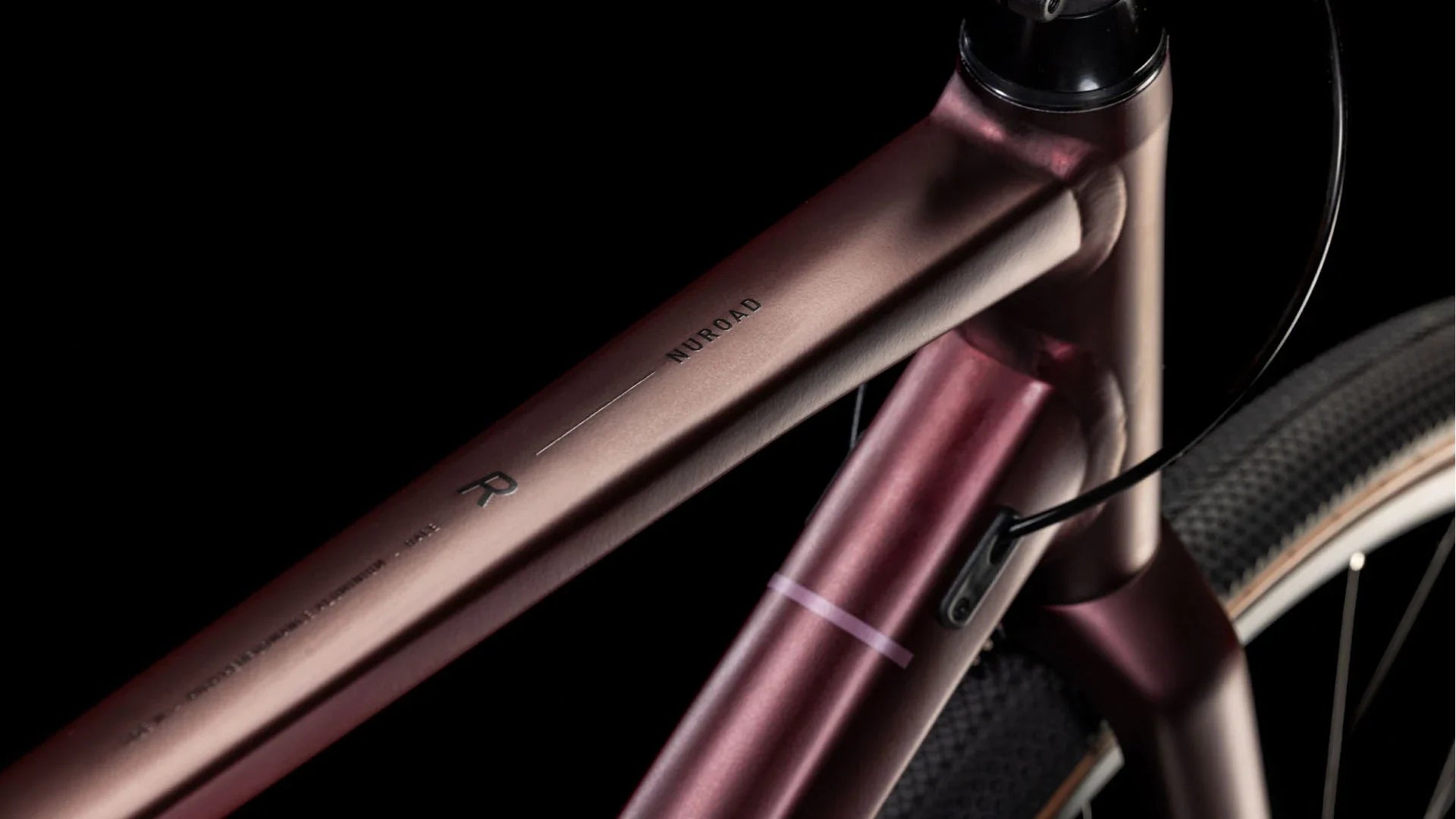 Cube Nuroad Race ruby ​​red´n´gloss 2025
