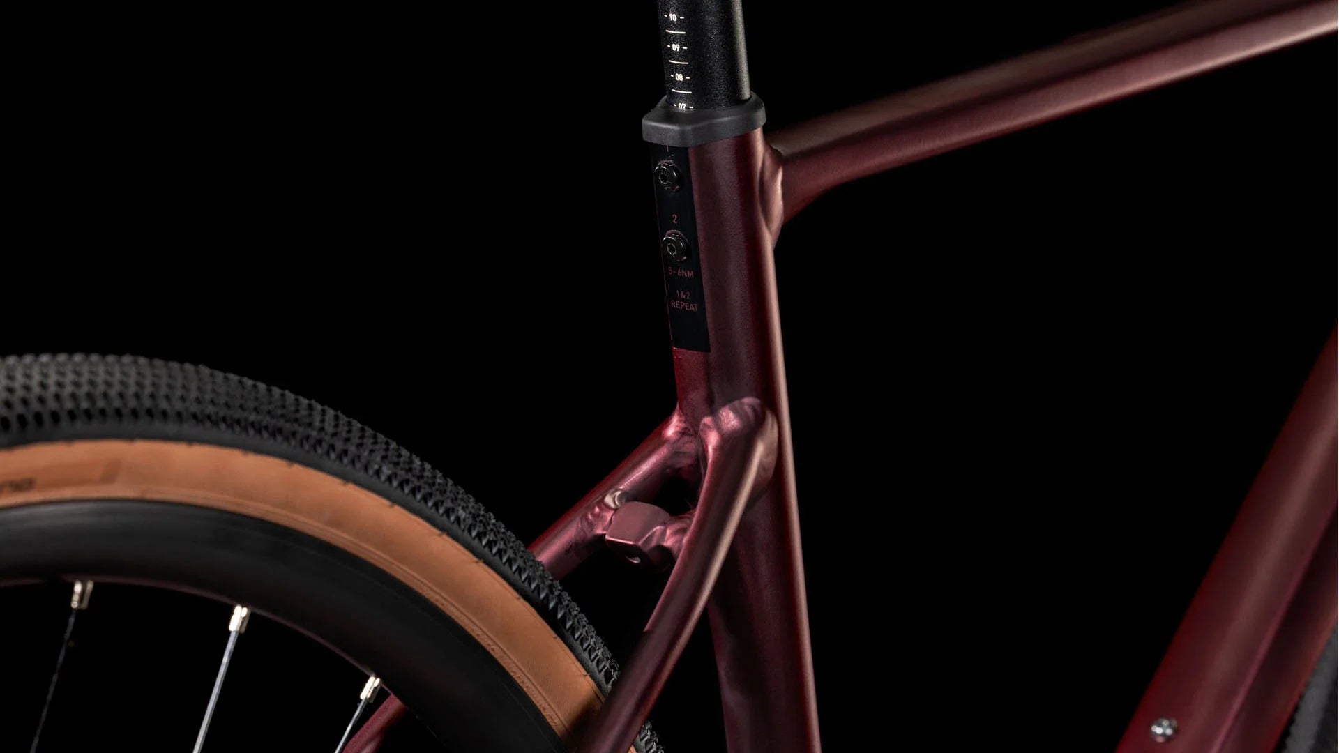 Cube Nuroad Race ruby ​​red´n´gloss 2025