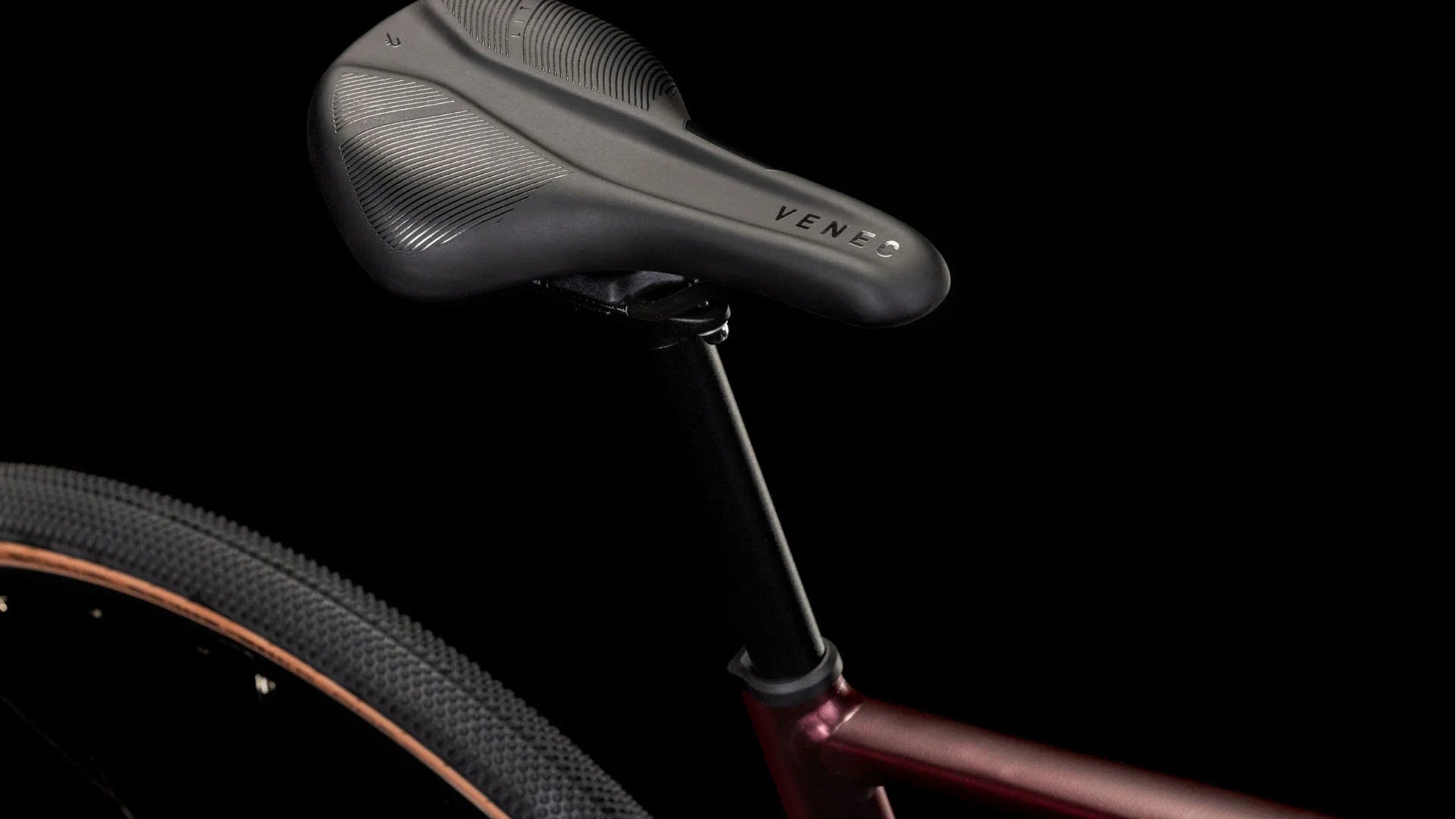 Cube Nuroad Race ruby ​​red´n´gloss 2025